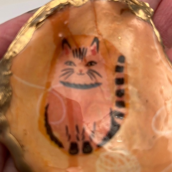 Handmade Oyster Art Shell Trinket Vanity Ring Dish Cat - Picture 3 of 5